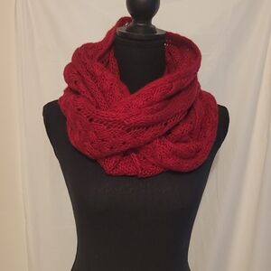 Matrices Ladies Red knitted scarf